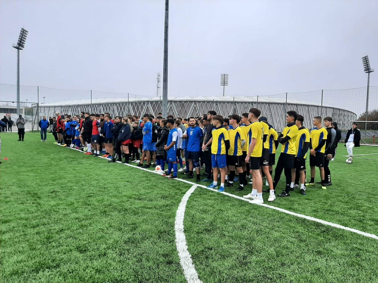 Három helyszínen fociztak